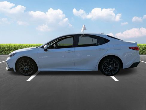 Certified 2025 Toyota Camry SE w/ Convenience Package image 7