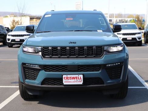 New 2026 Jeep Grand Cherokee Limited w/ Limited Altitude Package AWD/4WD image 6