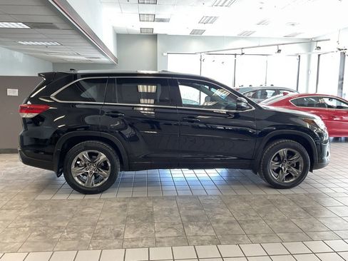 Used 2019 Toyota Highlander Limited Platinum image 6