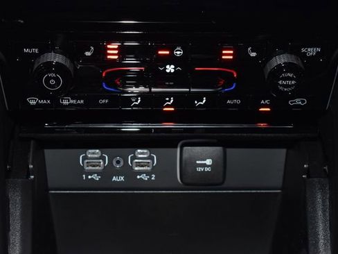 New 2025 Jeep Grand Cherokee Limited image 16