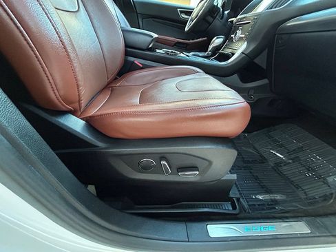 Used 2018 Ford Edge Titanium w/ Equipment Group 302A AWD/4WD image 27