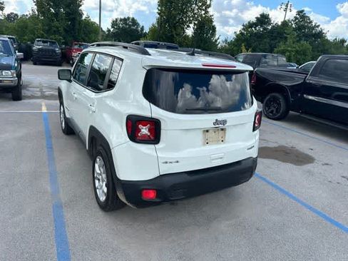Used 2018 Jeep Renegade Latitude AWD/4WD image 14