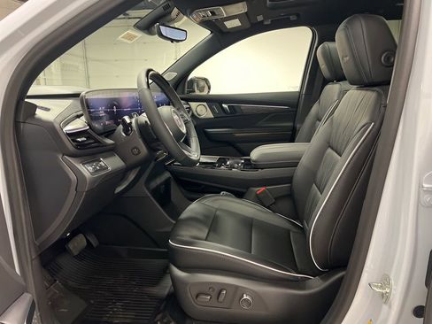 New 2026 Buick Enclave Avenir image 9