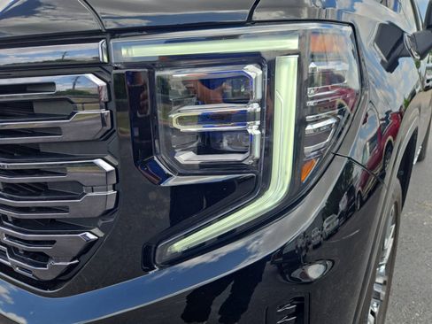 Used 2025 GMC Sierra 1500 Denali Ultimate AWD/4WD image 9