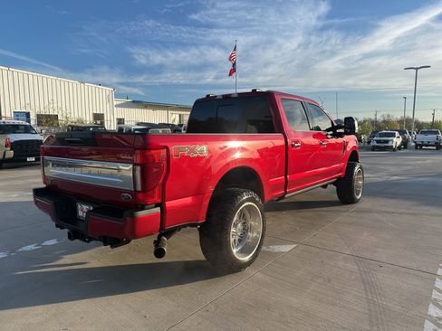 Used 2022 Ford F250 Platinum w/ FX4 Off-Road Package image 5