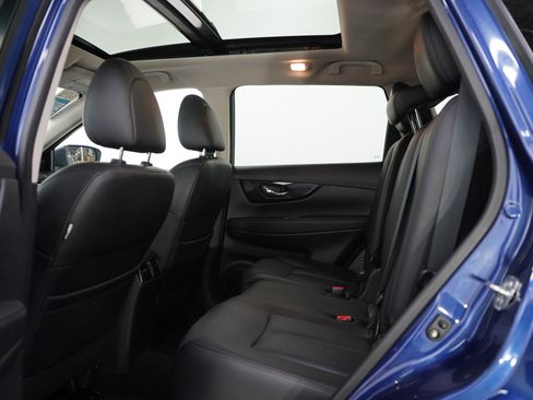 Used 2019 Nissan Rogue SL w/ Premium Package AWD/4WD image 18