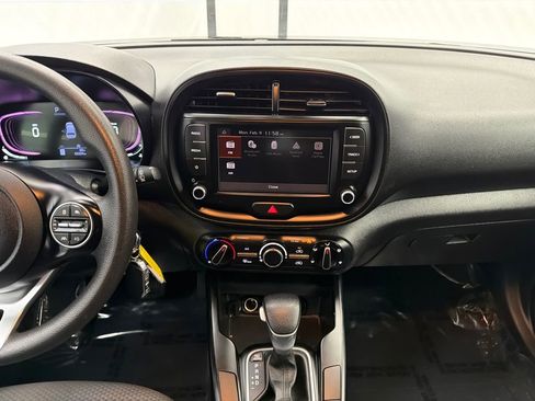 Used 2024 Kia Soul LX w/ Option Group 015 image 28