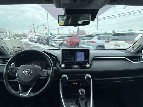 Used 2019 Toyota RAV4 Limited image 20