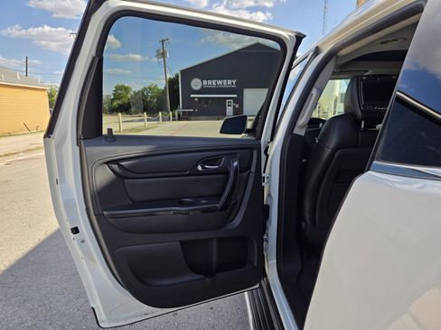 Used 2015 Chevrolet Traverse LTZ FWD image 6