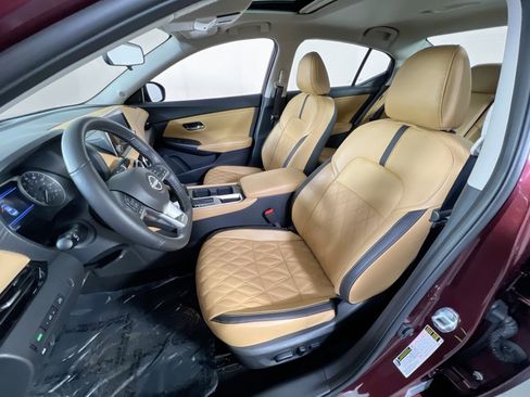 Used 2024 Nissan Sentra SV w/ SV Premium Package FWD image 21