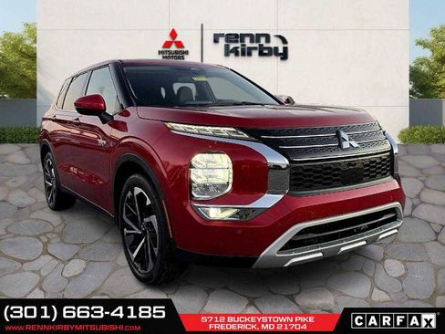 Used 2023 Mitsubishi Outlander SE image 3