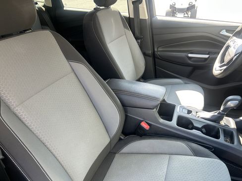 Used 2018 Ford Escape SE image 48