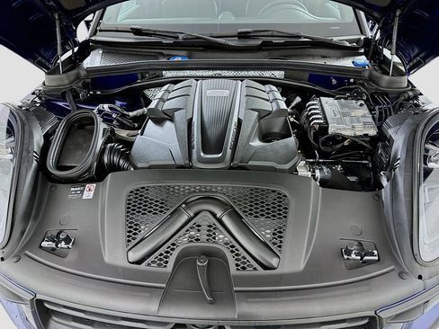 New 2025 Porsche Macan S image 32