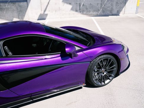 Used 2018 McLaren 570S Coupe RWD image 10