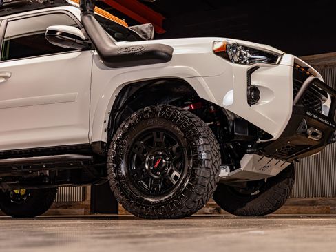 Used 2019 Toyota 4Runner SR5 image 14