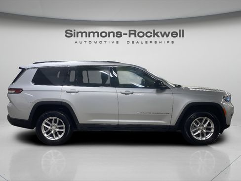 Used 2023 Jeep Grand Cherokee L Laredo AWD/4WD image 6