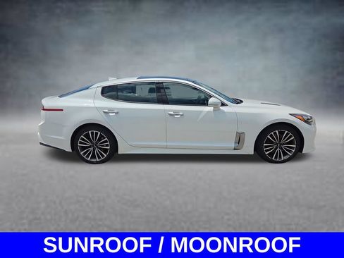 Used 2018 Kia Stinger Premium AWD/4WD image 4