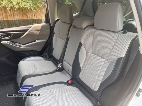 Used 2022 Subaru Forester Premium image 26