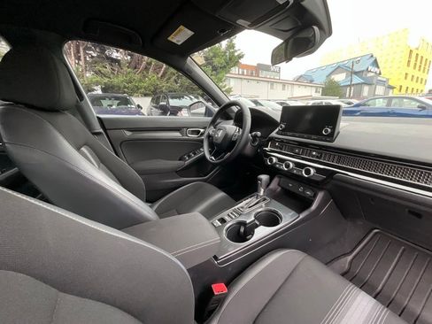 Used 2023 Honda Civic Sport image 17