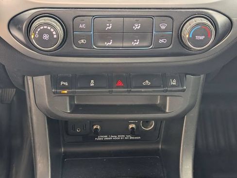 Used 2022 Chevrolet Colorado LT w/ Fleet Safety Package RWD image 21