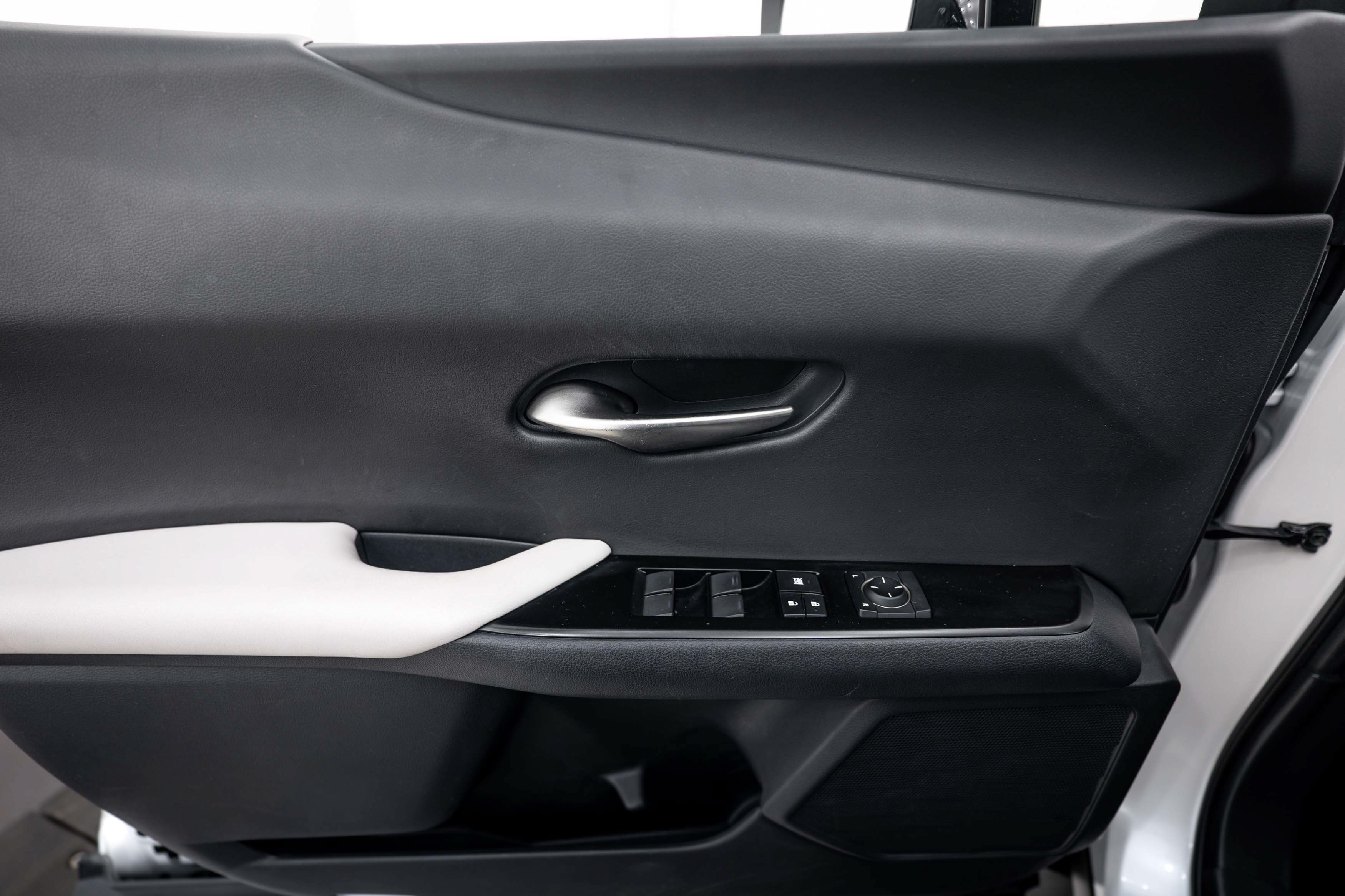 Used 2019 Lexus UX 250h AWD/4WD image 13