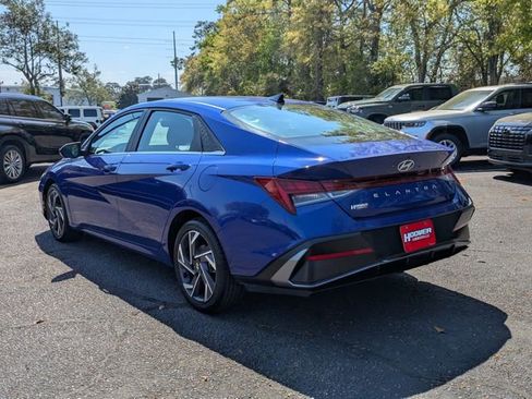 Used 2025 Hyundai Elantra SEL w/ Cargo Package image 6