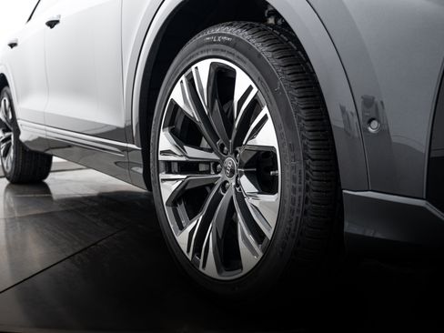 New 2026 Audi Q8 Premium Plus AWD/4WD image 21