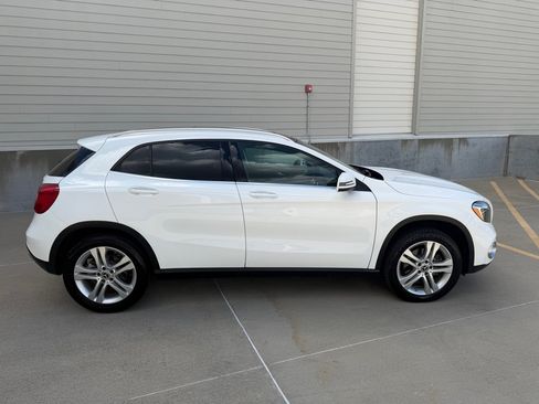 Used 2019 Mercedes-Benz GLA 250 4MATIC image 2