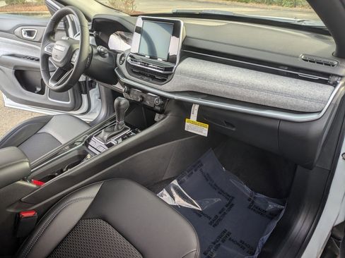 New 2026 Jeep Compass Latitude image 21