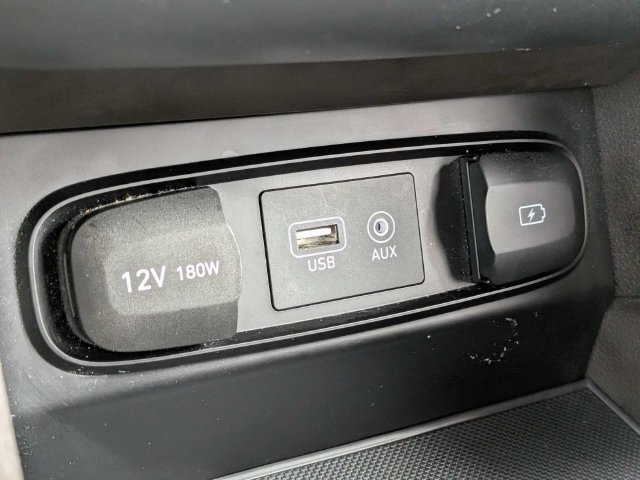 Used 2020 Hyundai Santa Fe SE AWD/4WD image 21