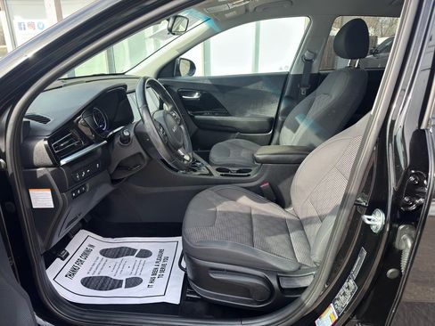 Used 2022 Kia Niro LXS image 14