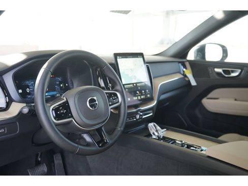 New 2026 Volvo XC60 B5 Plus w/ Climate Package PRO image 18
