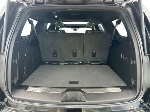 Used 2024 Chevrolet Suburban Premier w/ Premium Package AWD/4WD image 9