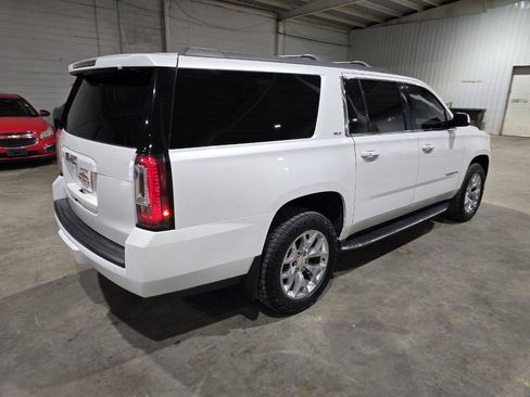 Used 2019 GMC Yukon XL SLT w/ Open Road Package AWD/4WD image 11
