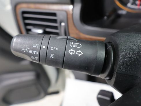 Used 2015 Nissan Armada Platinum w/ 2nd Row Captain Seat Package AWD/4WD image 39