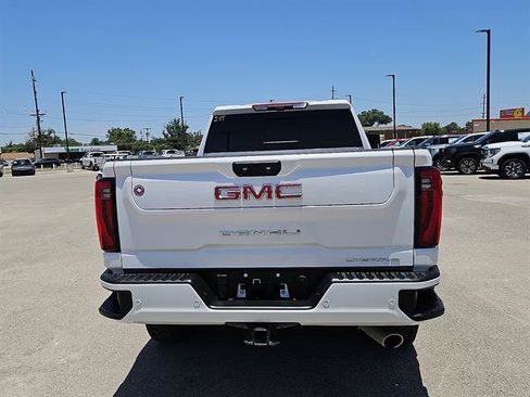 Used 2024 GMC Sierra 2500 Denali w/ Denali Reserve Package AWD/4WD image 4