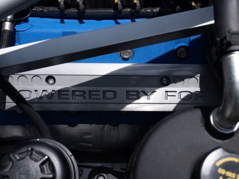 Used 2005 Ford GT RWD image 55