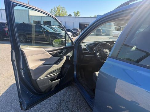 Used 2020 Subaru Forester Premium AWD/4WD image 11