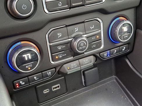 Used 2023 Chevrolet Tahoe Premier image 17