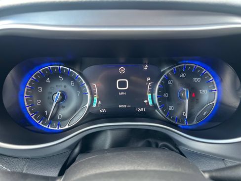 Used 2021 Chrysler Pacifica Touring-L w/ Premium & Safety Sphere Group AWD/4WD image 33