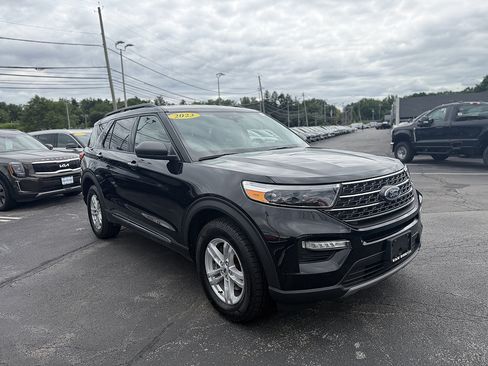 Certified 2023 Ford Explorer XLT w/ Equipment Group 202A AWD/4WD image 9
