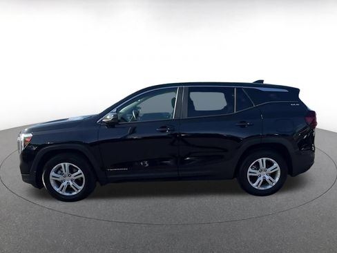 Used 2024 GMC Terrain SLE FWD image 7