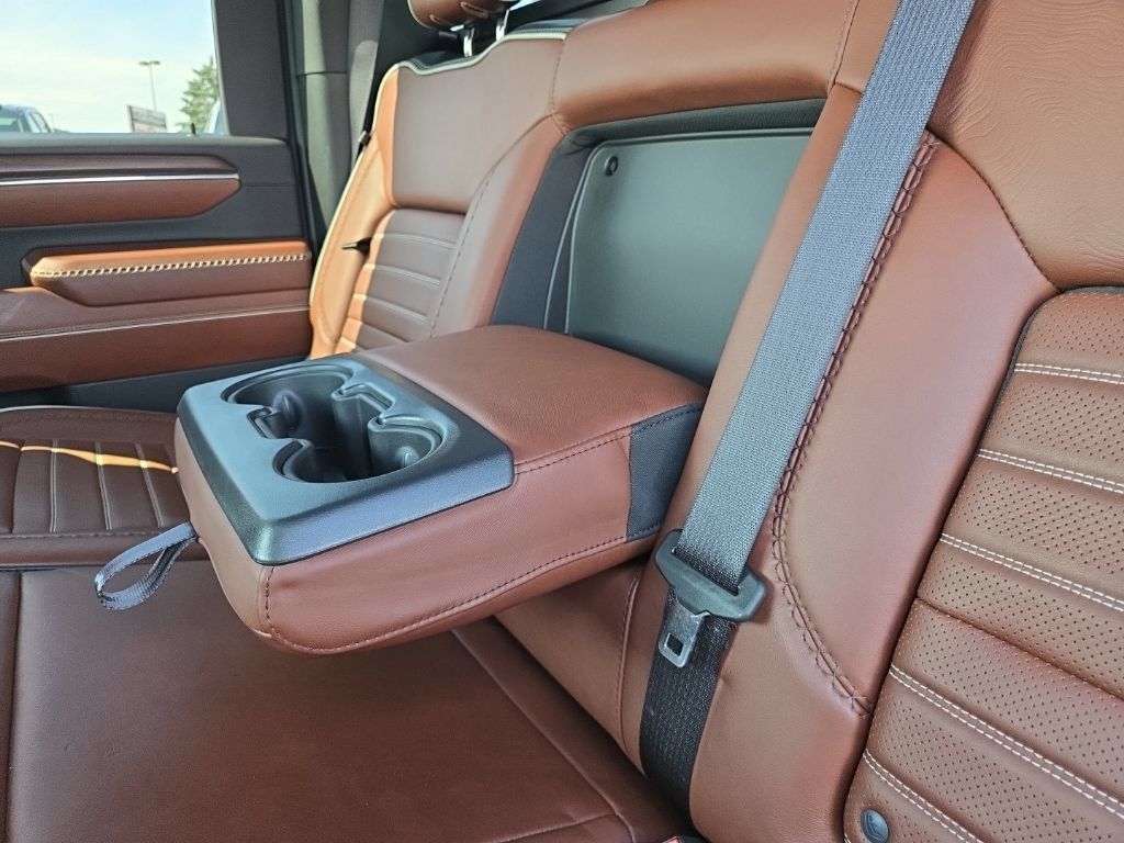 Certified 2024 GMC Sierra 2500 Denali Ultimate w/ Max Trailering Package AWD/4WD image 13