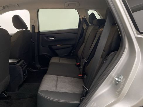 Used 2025 Nissan Rogue SV image 15