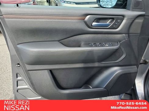 New 2026 Nissan Armada SL image 10