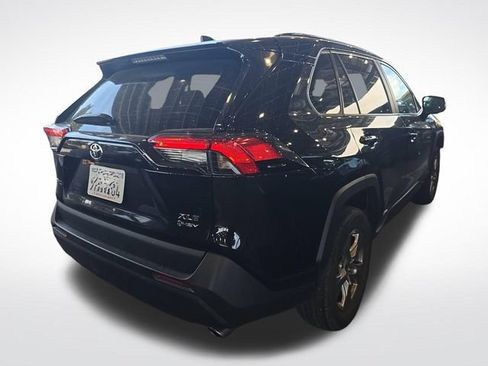Used 2025 Toyota RAV4 XLE AWD/4WD image 6