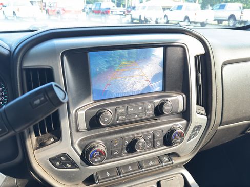 Used 2017 GMC Sierra 1500 SLT w/ SLT Premium Package AWD/4WD image 16