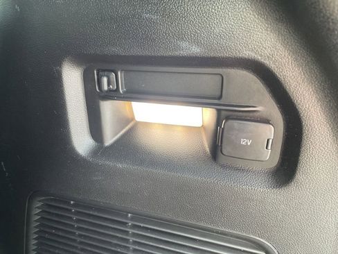 Used 2020 Ford Explorer XLT w/ Equipment Group 202A AWD/4WD image 35