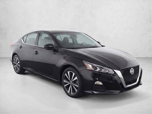 Used 2019 Nissan Altima 2.5 SR FWD image 3