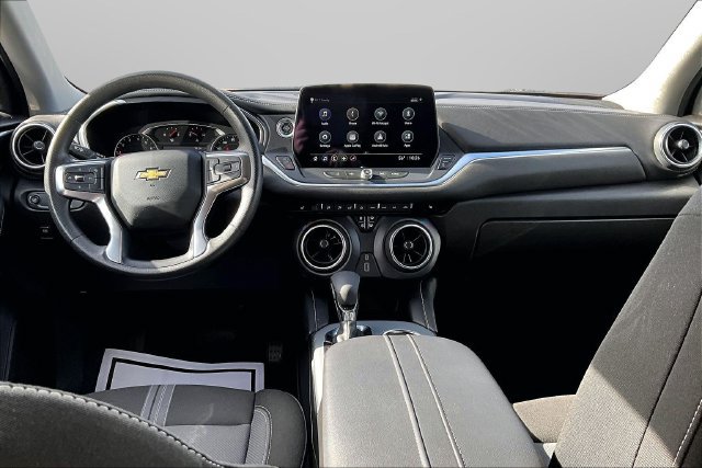 Used 2025 Chevrolet Blazer LT FWD image 15